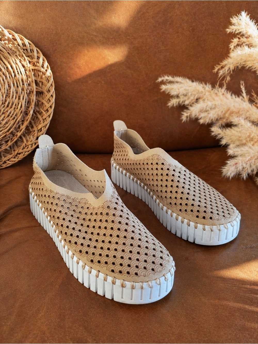 Ilse Jacobsen Tulip Slip-On Perforated Sneakers EU 36 Nude White Business Casual